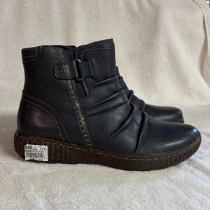 Clarks Blue Leather Ankle Boots